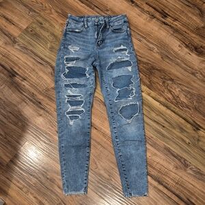 💙American Eagle Outfitters Distressed Skinny Jeans in Light Blue